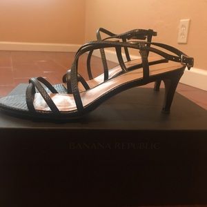 Banana republic kitten heels